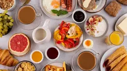 Estos son los peores errores al desayunar: toma nota de la lista de alimentos que debes eliminar ya de tu menú mañanero