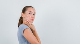 Exceso de grasa en la piel puede resultar beneficioso: experta en cosmética revela el por qué