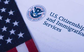 USCIS moderniza sus pagos: descubra el nuevo formulario para pagar tarifas de inmigración