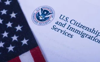 USCIS moderniza sus pagos: descubra el nuevo formulario para pagar tarifas de inmigración