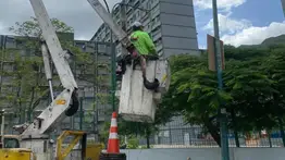 Rehabilitan alumbrado público y reparan averías en Caricuao y Altagracia: detalles aquí