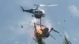 Dos helicópteros de bomberos se estrellan en Grecia este domingo: video 