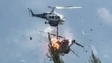 Dos helicópteros de bomberos se estrellan en Grecia este domingo: video Dos helicópteros de bomberos se estrellan en Grecia este domingo: video
