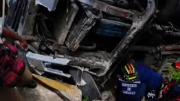 Evacúan a 22 personas en la carretera vieja Caracas-La Guaira por grave accidente este 2 de agosto: reportan paso restringido