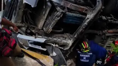 Evacúan a 22 personas en la carretera vieja Caracas-La Guaira por grave accidente este 2 de agosto: reportan paso restringido Evacúan a 22 personas en la carretera vieja Caracas-La Guaira por grave accidente este 2 de agosto: reportan paso restringido