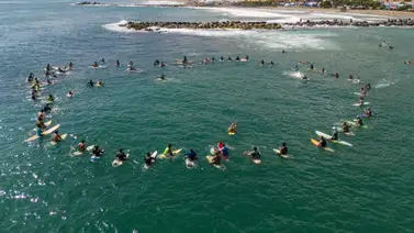 En imágenes: comunidad surfista de La Guaira rinde emotivo homenaje a las víctimas de los terremotos En imágenes: comunidad surfista de La Guaira rinde emotivo homenaje a las víctimas de los terremotos