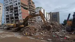Vecinos denuncian daños en edificio aledaño a la OPPE 36 tras su demolición en La Guaira: detalles aquí