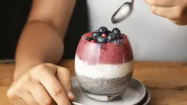 Pequeñas semillas para un gran desayuno: un rico pudín de chía 
