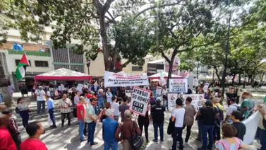 Grupo del chavismo protesta en el centro de Caracas: cuestionan alianza entre el gobierno encargado y EEUU Grupo del chavismo protesta en el centro de Caracas: cuestionan alianza entre el gobierno encargado y EEUU