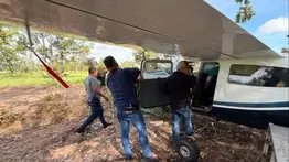 Cicpc frena operación en pista clandestina: ocho detenidos y una aeronave incautada