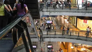 Ajustes en centros comerciales y hoteles: el acuerdo entre Gobierno y sector privado ante la contingencia eléctrica Ajustes en centros comerciales y hoteles: el acuerdo entre Gobierno y sector privado ante la contingencia eléctrica