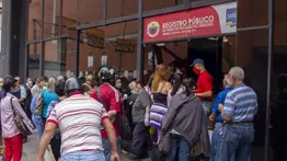 Escándalo en registro de Caracas: alteraba actas de nacimiento y paternidad por $250