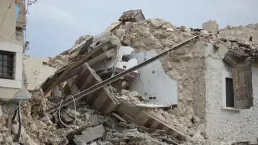 Sismos en el centro de Perú dejan cinco muertos y obligan a declarar en emergencia a varios distritos Sismos en el centro de Perú dejan cinco muertos y obligan a declarar en emergencia a varios distritos