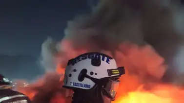 Bomberos de Caracas combaten incendio de gran magnitud en El Llanito Bomberos de Caracas combaten incendio de gran magnitud en El Llanito