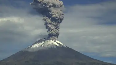 Fuerte explosión del volcán Popocatépetl pone en alerta a tres estados de México Fuerte explosión del volcán Popocatépetl pone en alerta a tres estados de México