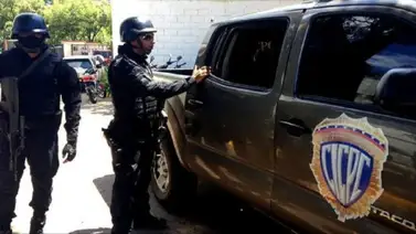 Estranguló a su madre para cobrar una herencia: detienen a pareja tras simular suicidio de septuagenaria Estranguló a su madre para cobrar una herencia: detienen a pareja tras simular suicidio de septuagenaria