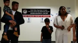 ¿En proceso de deportación? Equipos&nbsp;de voluntarios asesoran a migrantes sin abogado en tribunales de California