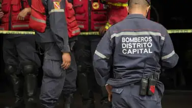 Pérdida total de una vivienda tras incendio en Baruta: cinco vehículos consumidos por las llamas Pérdida total de una vivienda tras incendio en Baruta: cinco vehículos consumidos por las llamas