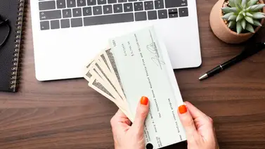 Gobierno de NY enviará cheques de hasta $200 a partir de esta fecha: requisitos y por qué llegarán sin solicitarlo Gobierno de NY enviará cheques de hasta $200 a partir de esta fecha: requisitos y por qué llegarán sin solicitarlo