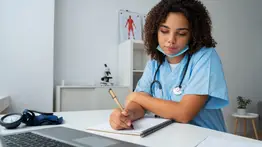 Formulario I-693 del USCIS: centro médico en Charlotte ayuda a inmigrantes a evitar errores en su examen
