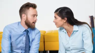 ¿Por qué algunas personas interrumpen al hablar? Conoce los factores psicológicos de una mente acelerada ¿Por qué algunas personas interrumpen al hablar? Conoce los factores psicológicos de una mente acelerada