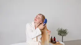 Cabello hidratado y sin frizz: conoce cuál es la mascarilla natural que alisa desde la raíz hasta las puntas