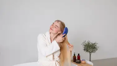 Cabello hidratado y sin frizz: conoce cuál es la mascarilla natural que alisa desde la raíz hasta las puntas Cabello hidratado y sin frizz: conoce cuál es la mascarilla natural que alisa desde la raíz hasta las puntas