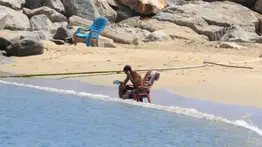 Playas se encuentran solas y con varios daños: permanecen inhabilitados los balnearios de Macuto y Caraballeda