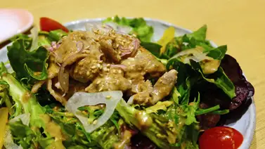 Una forma muy cremosa de preparar el pollo: con salsa de maní Una forma muy cremosa de preparar el pollo: con salsa de maní