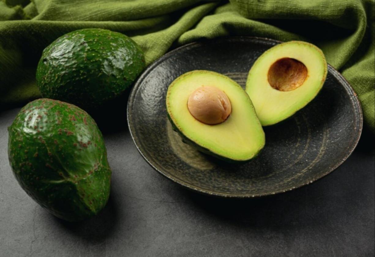 Luce una melena espectacular: aprende a preparar una mascarilla natural a base de aguacate Luce una melena espectacular: aprende a preparar una mascarilla natural a base de aguacate
