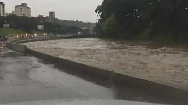 Fuerte tormenta en la Gran Caracas genera anegaciones en Libertador, Sucre y alerta de monitoreo en Baruta Fuerte tormenta en la Gran Caracas genera anegaciones en Libertador, Sucre y alerta de monitoreo en Baruta