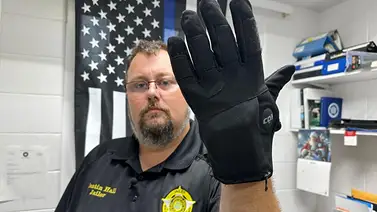 Escándalo por el plan de ICE para usar guantes de descargas eléctricas: advierten abusos indetectables Escándalo por el plan de ICE para usar guantes de descargas eléctricas: advierten abusos indetectables