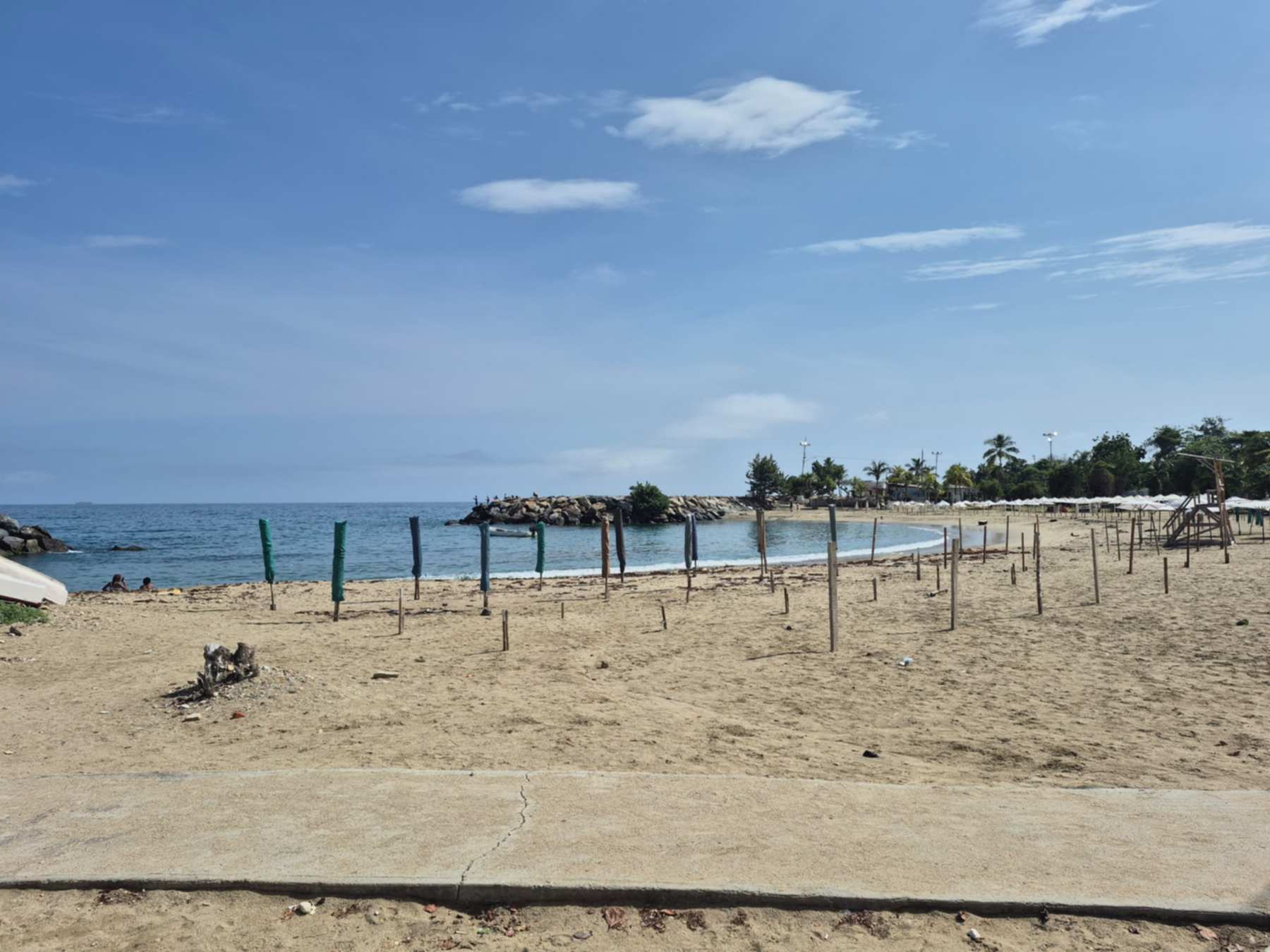 Oleaje controlado y pescadores activos en La Guaira este 18 de agosto Oleaje controlado y pescadores activos en La Guaira este 18 de agosto