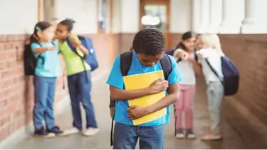 Georgia suspende a agresores en casos de discriminación o bullying escolar en aulas K-12 Georgia suspende a agresores en casos de discriminación o bullying escolar en aulas K-12