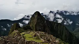 Alerta en Perú: lluvias e inundaciones obligan a la evacuación inmediata de viajeros en la ruta a Machu Picchu