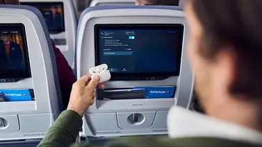American Airlines cambia de estrategia: así será el regreso de las pantallas a bordo American Airlines cambia de estrategia: así será el regreso de las pantallas a bordo