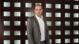 El creador de "¡Qué Clase de Amor!" conquista la escena teatral con obras sobre Erika Ender y Gilberto Santa Rosa
