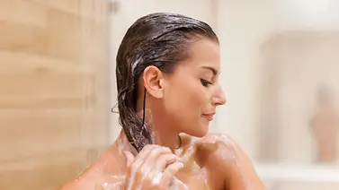 Frizz y resequedad en su cabello: la forma en que se aplican los productos puede estar sumando a los daños Frizz y resequedad en su cabello: la forma en que se aplican los productos puede estar sumando a los daños