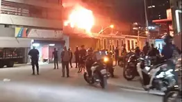 Última hora: reportan incendio en una carpintería de Sarría en Caracas