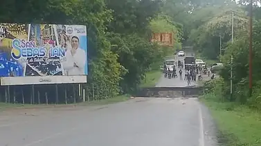 Reportan colapso en tramo San Sebastián de los Reyes - San Juan de los Morros este 21 de agosto: imagen de impacto Reportan colapso en tramo San Sebastián de los Reyes - San Juan de los Morros este 21 de agosto: imagen de impacto