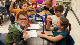 ¿Quieres cambiar del colegio público a privado?: Arizona subsidia el traslado escolar de estudiantes K-12