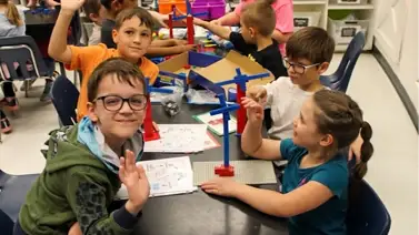 ¿Quieres cambiar del colegio público a privado?: Arizona subsidia el traslado escolar de estudiantes K-12 ¿Quieres cambiar del colegio público a privado?: Arizona subsidia el traslado escolar de estudiantes K-12