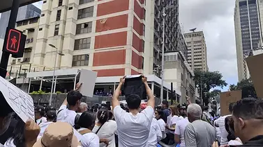 Enfrentamientos en el centro de Caracas este 24 de agosto: familiares de presos políticos protestan Enfrentamientos en el centro de Caracas este 24 de agosto: familiares de presos políticos protestan