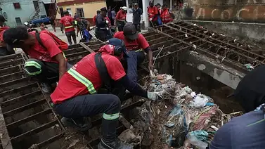En imágenes: despliegan operativo para limpiar desechos en La Vega tras las fuertes lluvias En imágenes: despliegan operativo para limpiar desechos en La Vega tras las fuertes lluvias
