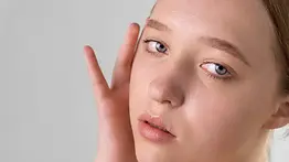 ¿Piel del rostro grasa? Los cuidados adaptados a sus características harán posible que disfrute de sus ventajas
