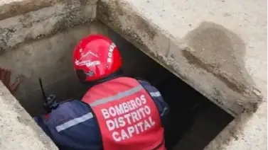 Sigue la búsqueda del niño que cayó en alcantarilla junto a su madre: esto dicen las autoridades Sigue la búsqueda del niño que cayó en alcantarilla junto a su madre: esto dicen las autoridades