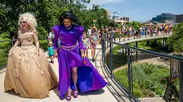 Resolución de tribunal federal: anulan ley en Texas que sancionaba los espectáculos drag