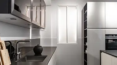 Ergonomía en la cocina: el arte de guardar con inteligencia y cuidar el cuerpo Ergonomía en la cocina: el arte de guardar con inteligencia y cuidar el cuerpo