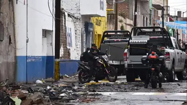 Ataque con auto-bomba deja 10 heridos frente a una comisaría en México Ataque con auto-bomba deja 10 heridos frente a una comisaría en México