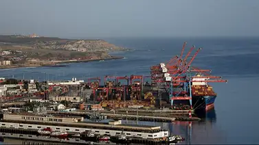 Seniat supervisa reactivación de las operaciones portuarias y aduaneras en La Guaira Seniat supervisa reactivación de las operaciones portuarias y aduaneras en La Guaira
